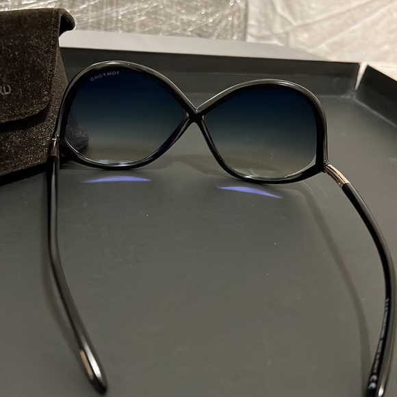 Tom Ford sunglasses 🕶 - Picture 2 of 5
